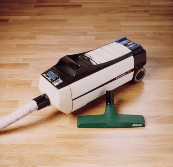 In 1971 the Electrolux model Z 320 was the first Electrolux vacuum cleaner with wheels instead of skids