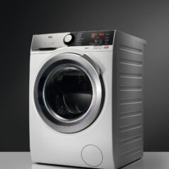 Das Anti-Allergie-Waschprogramm der zertifizierten AEG Waschmaschinen entfernt mehr als 99,9 9 Prozent der Bakterien und Viren aus der Wäsche.